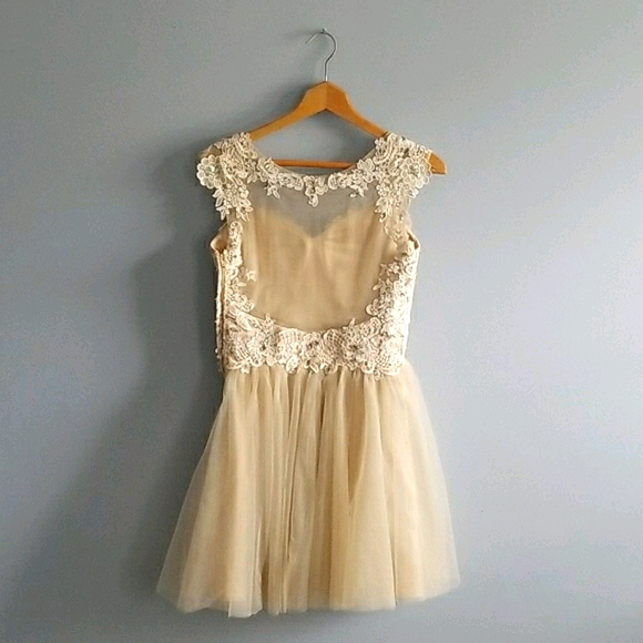 Homecoming gown - Picture 4 of 4